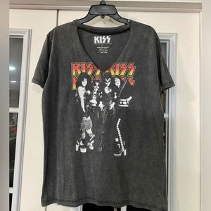 Ladies KISS graphic tee
